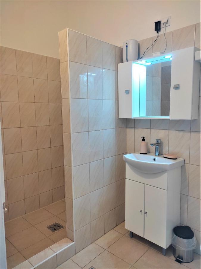 Dunapart Apartment Вац Экстерьер фото