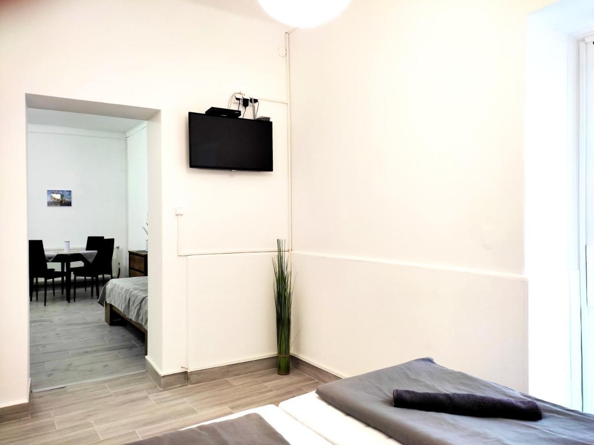 Dunapart Apartment Вац Экстерьер фото