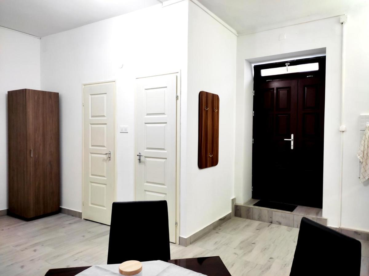 Dunapart Apartment Вац Экстерьер фото